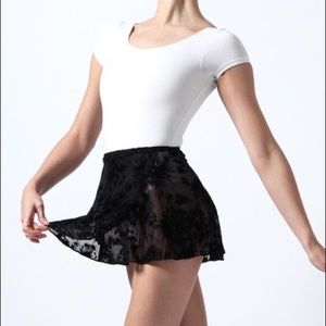 Intermezzo flocked mesh and velvet wrap skirt NWOT